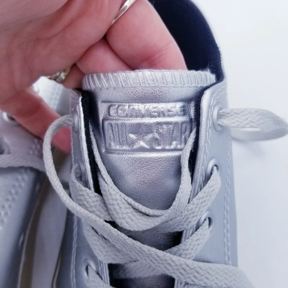 Converse Silver Gray Sneakers - Junior 4.5